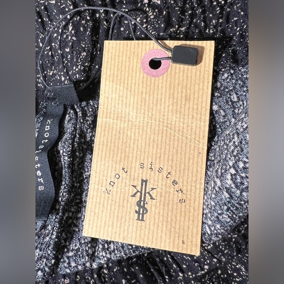 Knot Sisters Black Speckled Cropped Pants – XS – NWT - Picture 4 of 7